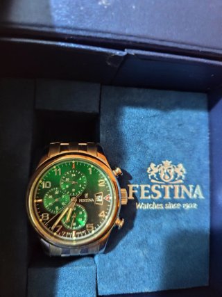 Reloj Festina Cronógrafo Verde y Plateado