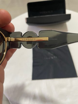 Gafas de sol Versace doradas y multicolor