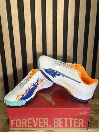 Zapatillas Puma Blancas y Naranja