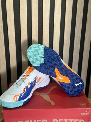 Zapatillas Puma Blancas y Naranja