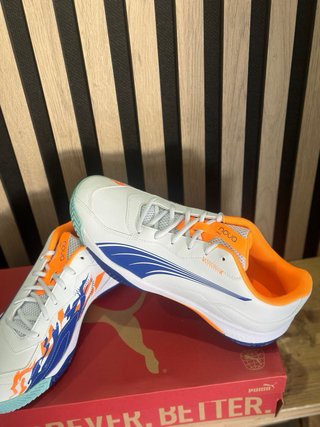 Zapatillas Puma Blancas y Naranja