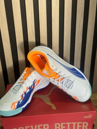 Zapatillas Puma Blancas y Naranja