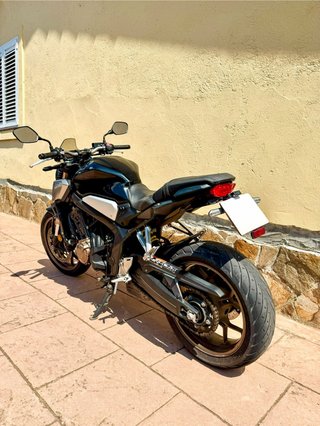 Honda CB650R Negra y Plata
