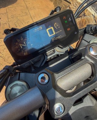 Honda CB650R Negra y Plata
