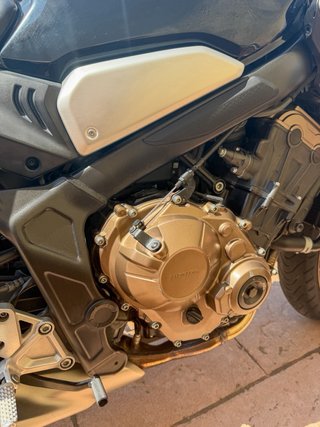 Honda CB650R Negra y Plata