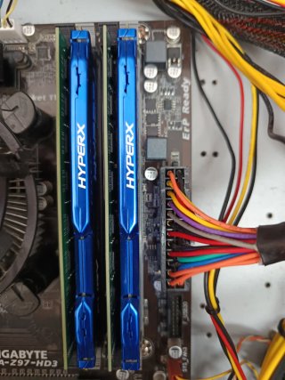i7 4790K / 32GB / Quadro P1000 / caja kandalf