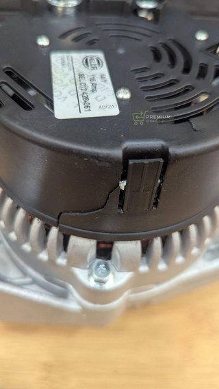 Alternador HELLA 8EL 012 426-061