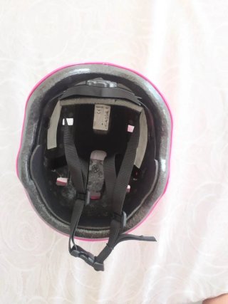 Casco rosa niña bici patín monopatín