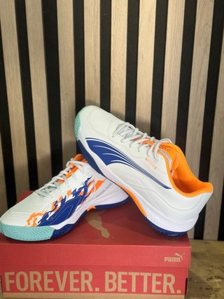 Zapatillas Puma Blancas y Naranja