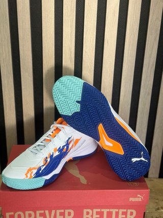 Zapatillas Puma Blancas y Naranja