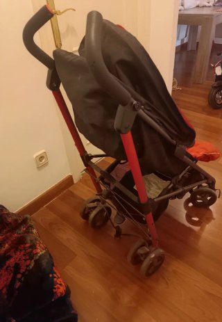 Silla de paseo roja