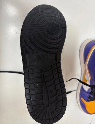 Nike Air Jordan 1 Morado y Amarillo