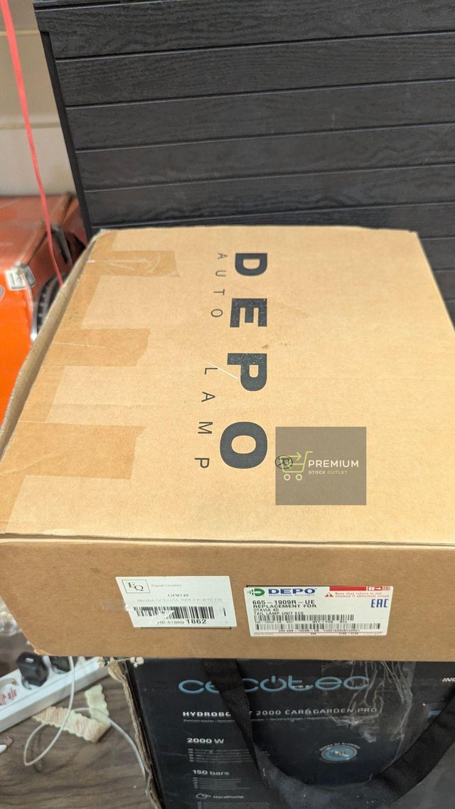 Faro trasero DEPO 665-1909R-UE