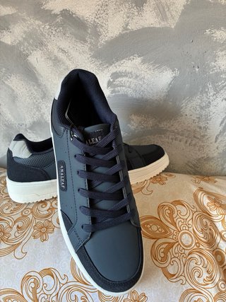 Zapatillas Analeaf nuevas de chico
