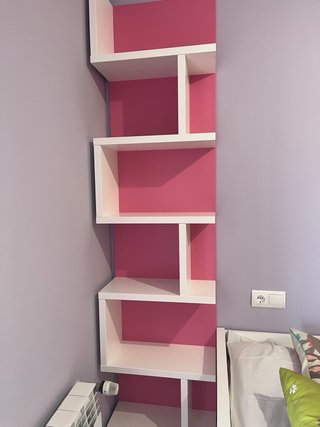 Habitación infantil completa: cama, armario y esta
