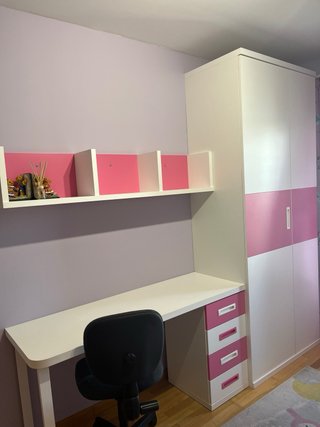 Habitación infantil completa: cama, armario y esta