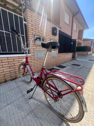 Bicicleta BH plegable roja