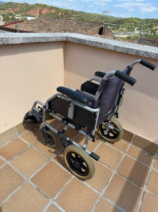 Silla de ruedas plegable