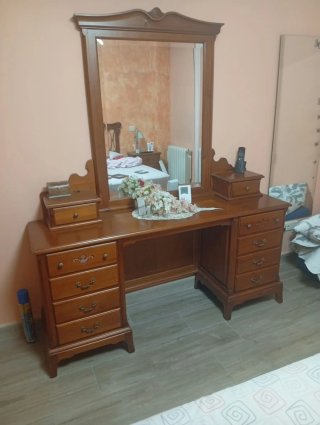 Tocador, mesilla y cabecero de madera