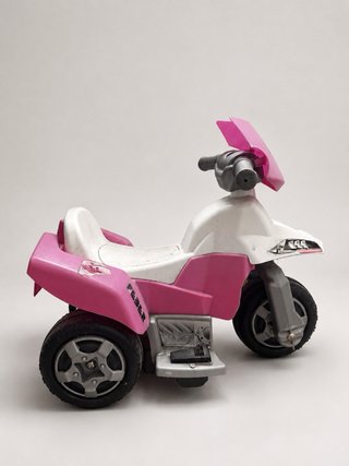Moto Triciclo Eléctrico Feber Rosa y Blanco