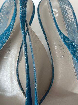 Sandalias de tacon de cuero azul Accademia