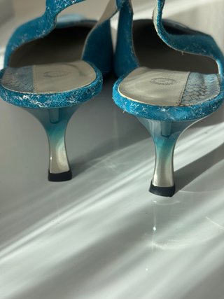 Sandalias de tacon de cuero azul Accademia