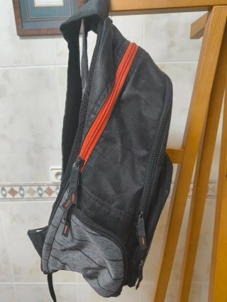 Mochila Billabong Negra y Gris