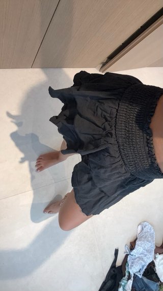 Falda negra volantes