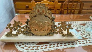 Reloj, Candelabros y Centro de Bronce