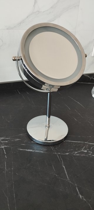 Espejo LED Aumento Giratorio con Pie