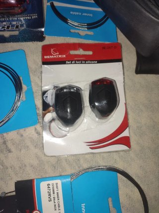 Accesorios Bicicleta: Sillín, Luces, Cuentakilómet