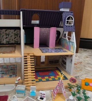 Casa de muñecas Mymy City con tobogán
