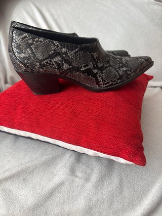 Botines tacón serpiente