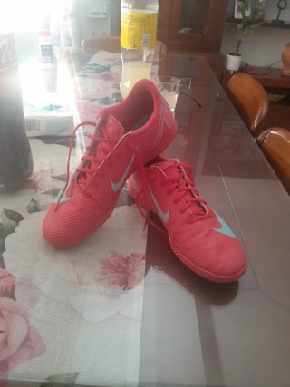 Zapatillas Fútbol Sala Nike Rojas y Turquesa