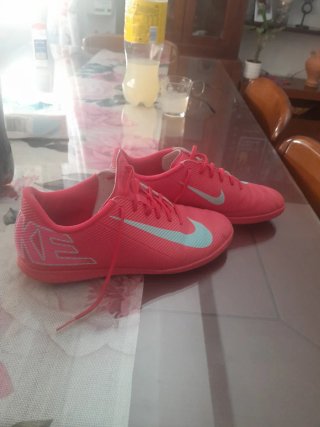 Zapatillas Fútbol Sala Nike Rojas y Turquesa