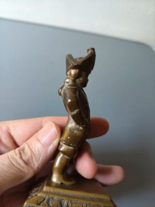 Figura Soldado Bronce Base Decorada
