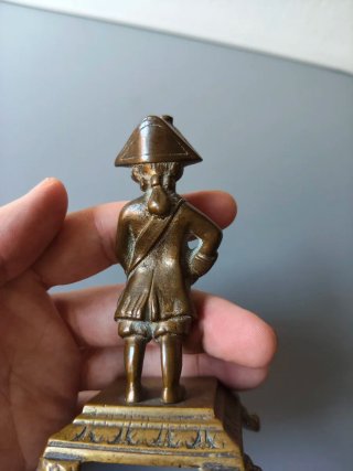Figura Soldado Bronce Base Decorada