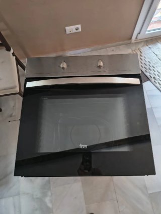 Horno de cocina plateado Teka