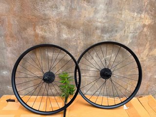 Ruedas de carretera carbono Superteam
