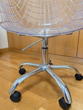 Silla de escritorio transparente con ruedas