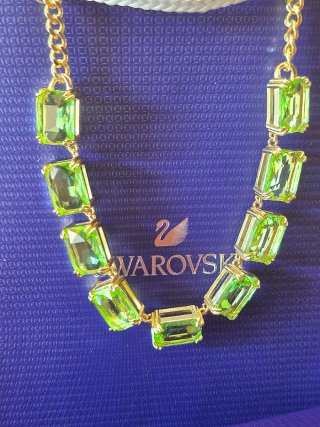 Colar Swarovski Millenia Octogonal Verde Dourado