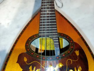 Mandolina Japonesa Antigua.
