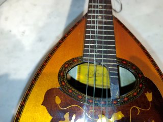 Mandolina Japonesa Antigua.