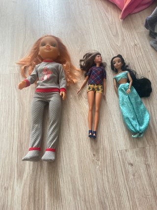 Nanci y 2 muñecas de regalo
