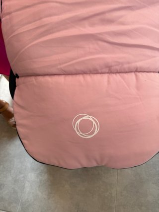 Carro Bugaboo rosa esta muy bien y todo los aces