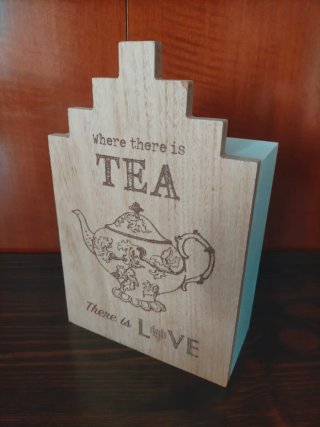 Caja de té de madera decorada