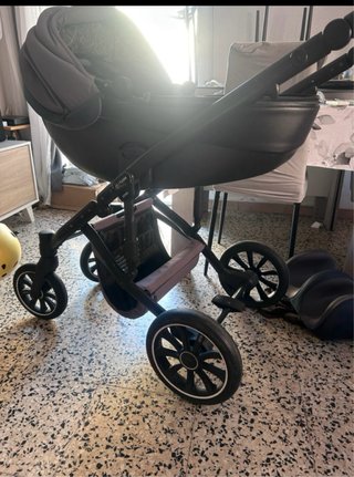 Carrito de bebé poco usado