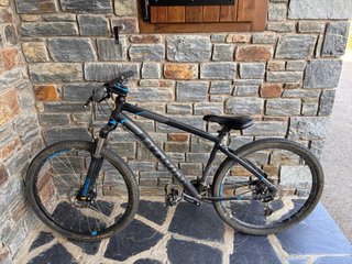 Bicicleta de Montaña Negra y Azul