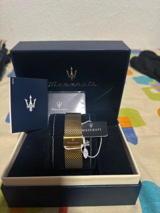 Reloj Maserati Negro y Dorado