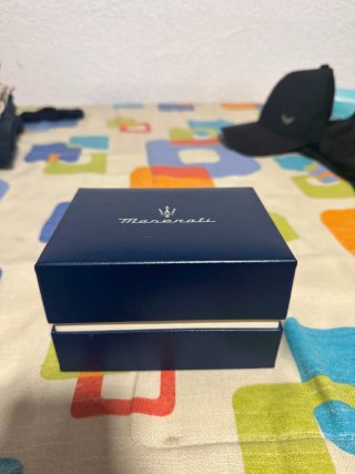 Reloj Maserati Negro y Dorado